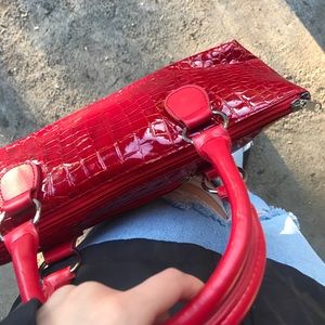 Wine bag i used it as a hang bag tho